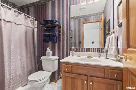 Bath - 3204 Eagle Watch Dr, Springfield, IL 62711 photo 5 of 5