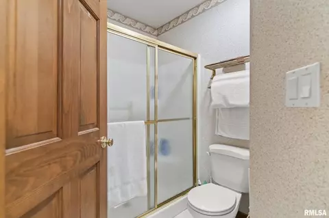 Bath - 3204 Eagle Watch Dr, Springfield, IL 62711 photo 3 of 5