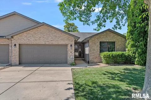 124 Ramblewood Ln, Sherman, IL 62684