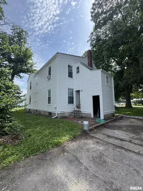 203 E Jefferson St, Rushville, IL 62681