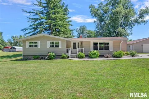 898 W Fisher Rd, Cantrall, IL 62625