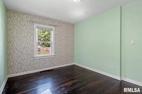 Bedroom - 1011 Bryn Mawr Blvd, Springfield, IL 62703 photo 1 of 6