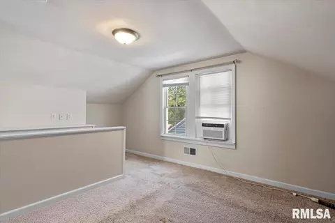 Bedroom - 1011 Bryn Mawr Blvd, Springfield, IL 62703 photo 6 of 6
