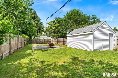 Exterior - 1011 Bryn Mawr Blvd, Springfield, IL 62703 photo 3 of 4