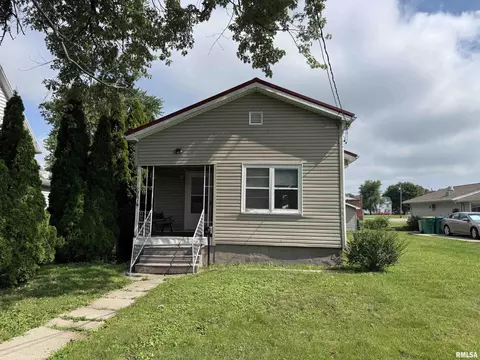 1961 Washington St, Galesburg, IL 61401