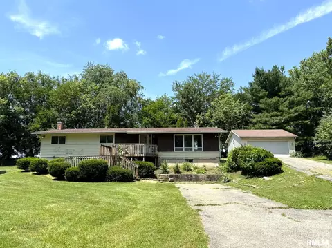 573 Matthews Ct, Oneida, IL 61467