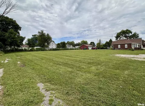 153 175 N Henderson St, Galesburg, IL 61401