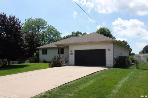 1156 Russell Ave, Galesburg, IL 61401