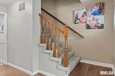 508 Tecumseh Trl, Springfield, IL 62711 photo 8