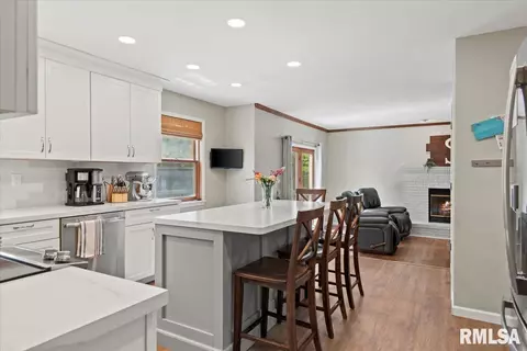 508 Tecumseh Trl, Springfield, IL 62711 photo 4