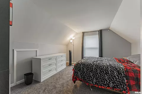 Bedroom - 302 W Gray Ave, Bloomington, IL 61701 photo 3 of 4