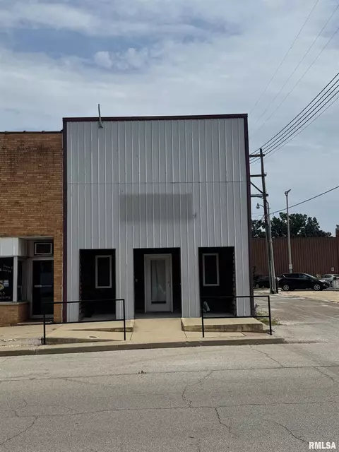 412 Broadway St, Lincoln, IL 62656