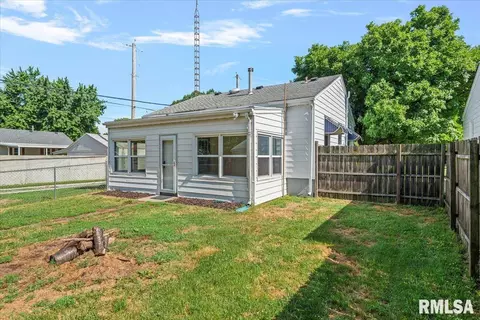 Exterior - 2912 Enos Ave, Springfield, IL 62702 photo 4 of 5