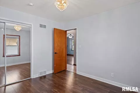 Bedroom - 2912 Enos Ave, Springfield, IL 62702 photo 3 of 5