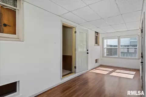 Entry Way - 2912 Enos Ave, Springfield, IL 62702 photo 1 of 2
