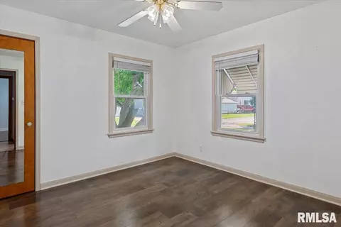 Bedroom - 2912 Enos Ave, Springfield, IL 62702 photo 4 of 5