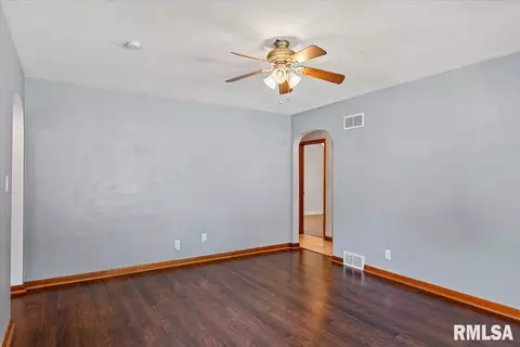 Living - 2912 Enos Ave, Springfield, IL 62702 photo 4 of 4