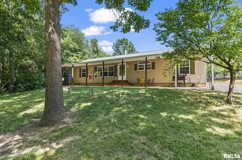16540 Wernowsky St, Petersburg, IL 62675