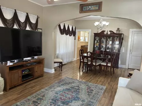 Living - 700 S 20th St, Quincy, IL 62301 photo 2 of 2