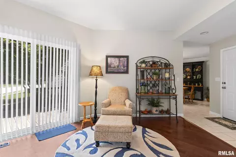 Entry Way - 4905 Eagles Lndg, Springfield, IL 62711 photo 2 of 2
