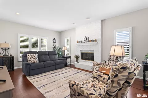 Living - 4905 Eagles Lndg, Springfield, IL 62711 photo 2 of 2