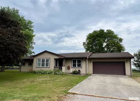 17477 River View Rd, Petersburg, IL 62675