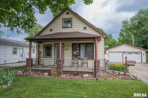 2001 E Watch Ave, Springfield, IL 62702