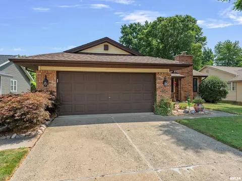 10 Hollybrook Dr, Springfield, IL 62702 photo 2