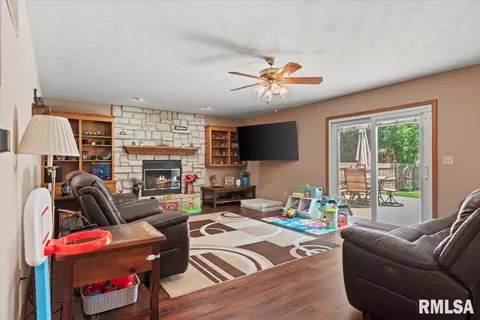 1420 Weston Pointe Dr, Springfield, IL 62704 photo 9