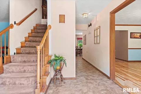 1420 Weston Pointe Dr, Springfield, IL 62704 photo 5