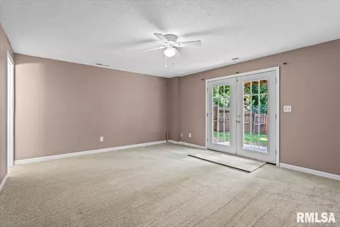 913 Diane Ct, Springfield, IL 62702 photo 21