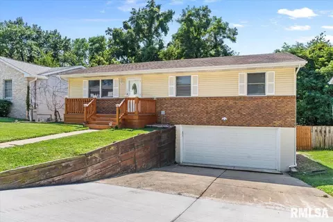 913 Diane Ct, Springfield, IL 62702