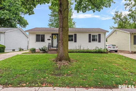 1811 Fairfield Dr, Springfield, IL 62702 photo 2