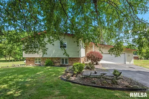 5016 Kinsinger Ln, Pleasant Plains, IL 62677