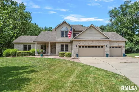 345 Country Towne Rd, Springfield, IL 62712