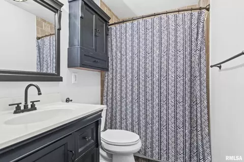 Bath - 2208 E Black Ave, Springfield, IL 62702 photo 1 of 2