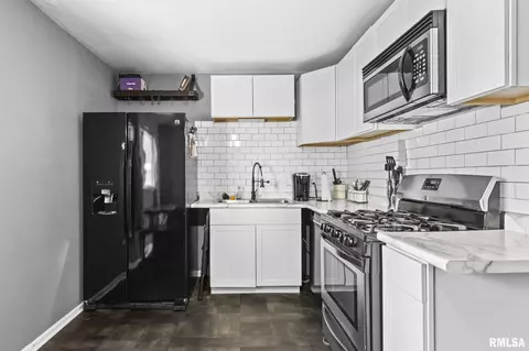 Kitchen - 2208 E Black Ave, Springfield, IL 62702 photo 1 of 3