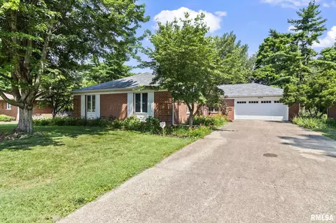 1613 Denison Dr, Springfield, IL 62704