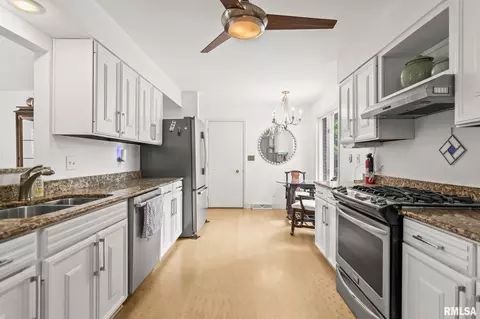 Kitchen - 1613 Denison Dr, Springfield, IL 62704 photo 2 of 4