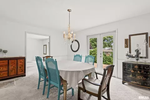 Dining - 1613 Denison Dr, Springfield, IL 62704 photo 2 of 4