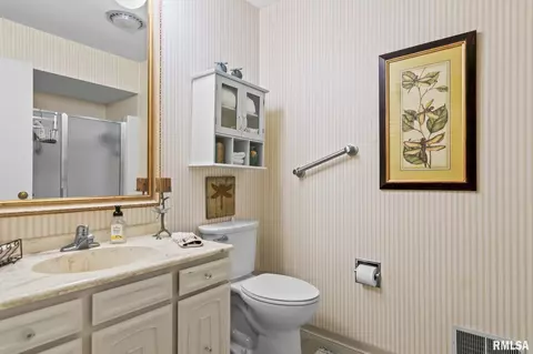 Bath - 1613 Denison Dr, Springfield, IL 62704 photo 1 of 3