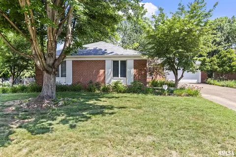 Exterior - 1613 Denison Dr, Springfield, IL 62704 photo 2 of 8