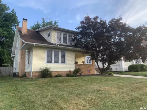 1325 W College Ave, Jacksonville, IL 62650