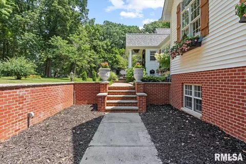 57 Oak Ln, Springfield, IL 62712 photo 3