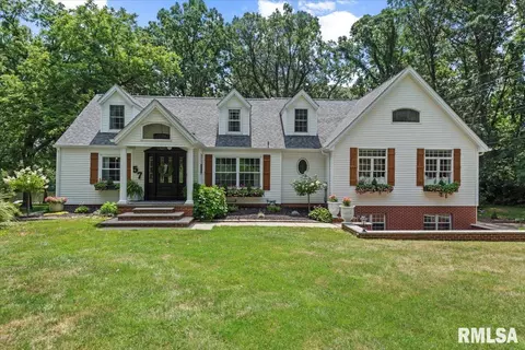 57 Oak Ln, Springfield, IL 62712