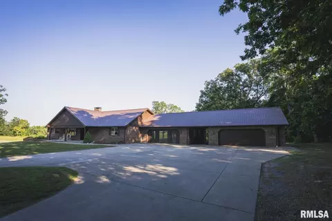 18057 Cemetery Rd, Carlinville, IL 62626
