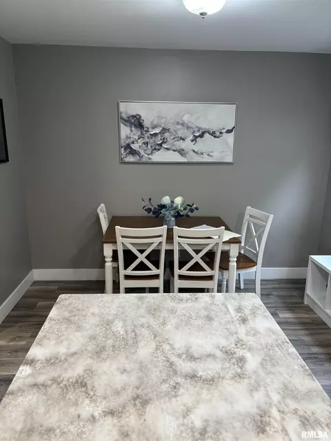 Dining - 1609 W Iles Ave, Springfield, IL 62704 photo 1 of 1