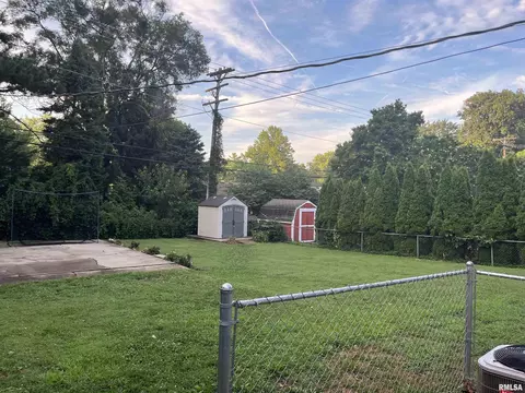 Exterior - 1609 W Iles Ave, Springfield, IL 62704 photo 3 of 5