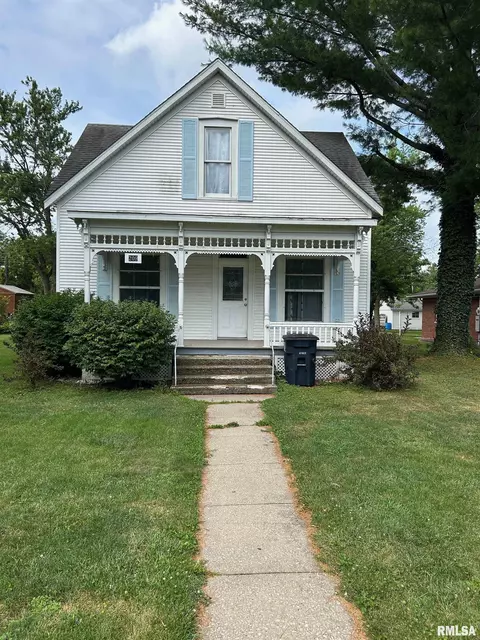 209 W Broad St, Raymond, IL 62560