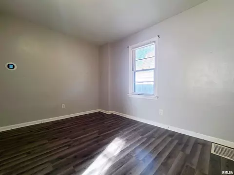 1113 N Rutledge St, Springfield, IL 62702 photo 4